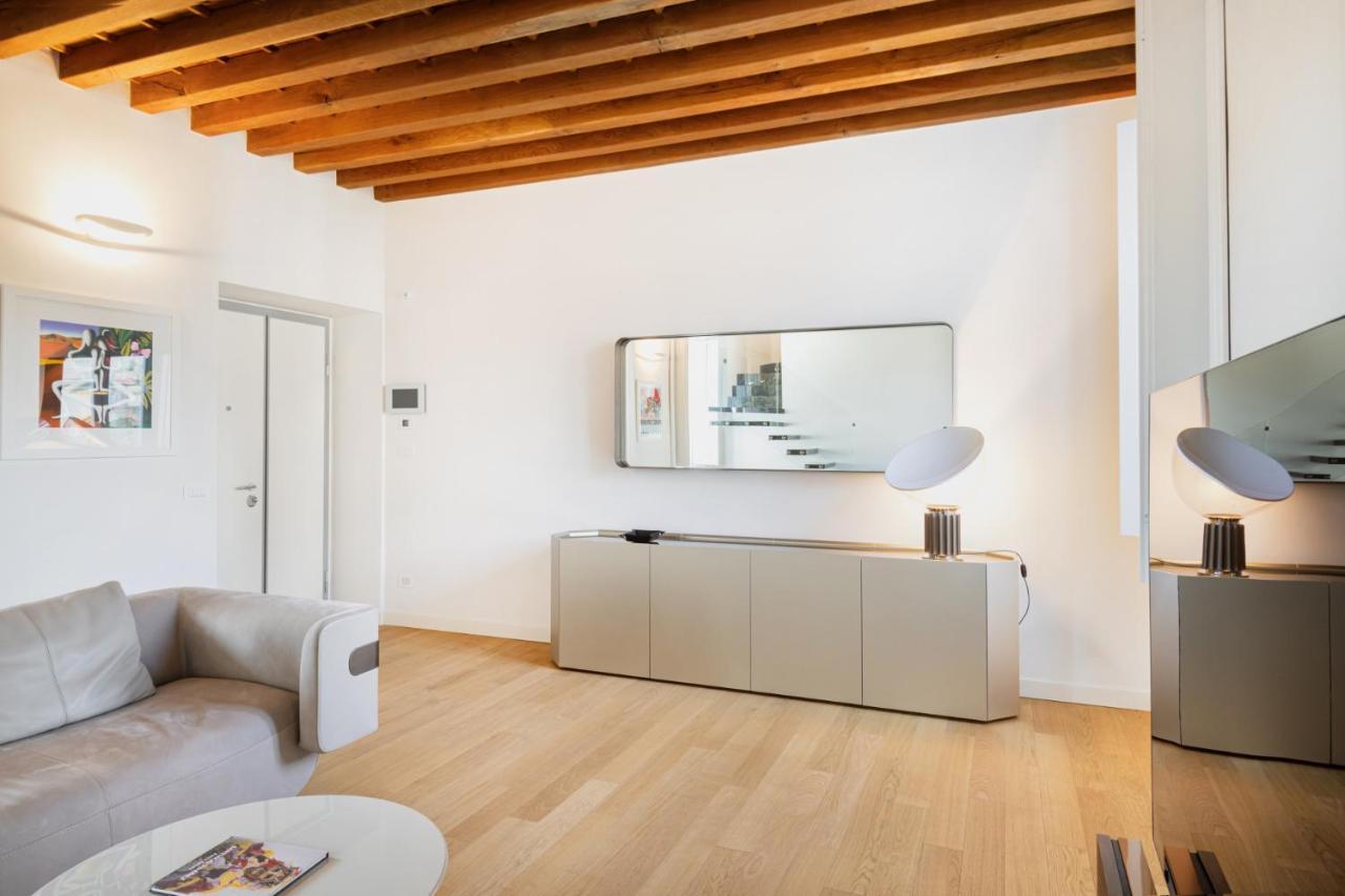Easylife - Prestigiosa Dimora Due Passi Dal Duomo Apartamento Milán