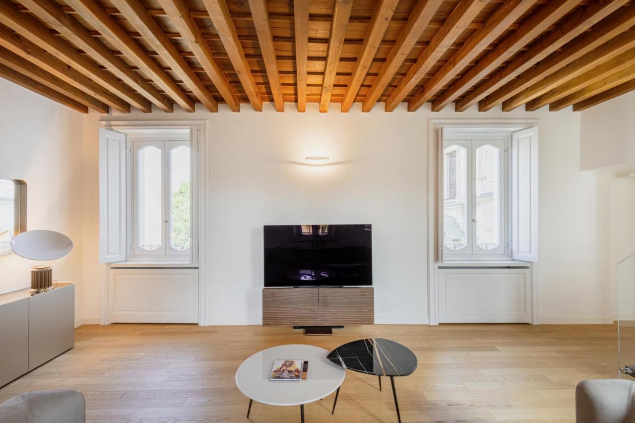 Easylife - Prestigiosa Dimora Due Passi Dal Duomo Apartamento Milán